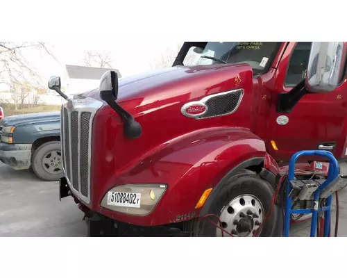 PETERBILT 579 HOOD