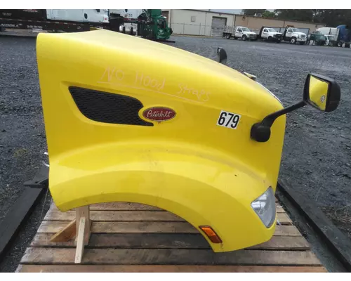 PETERBILT 579 HOOD