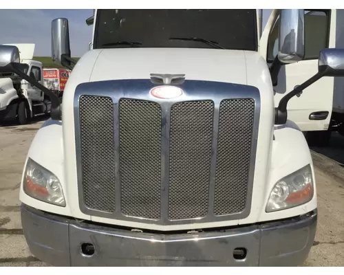 PETERBILT 579 HOOD