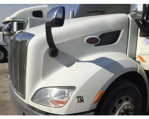 PETERBILT 579 HOOD