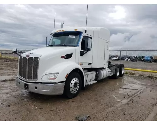 PETERBILT 579 HOOD