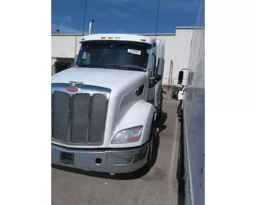 PETERBILT 579 HOOD