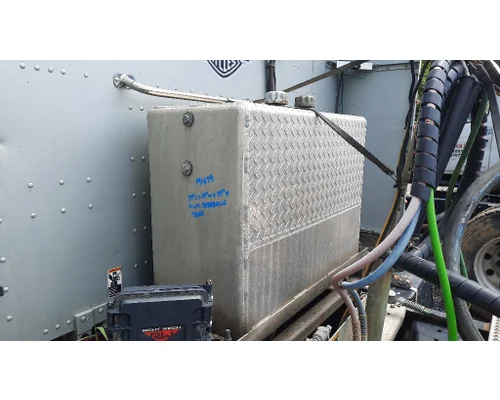 PETERBILT 579 HYDRAULIC TANK