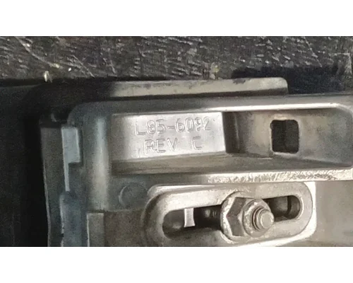 PETERBILT 579 Hood Support