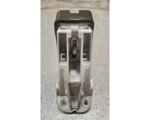 PETERBILT 579 Hood Support