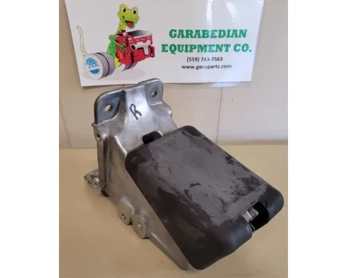 PETERBILT 579 Hood Support