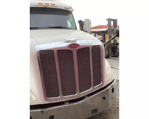 PETERBILT 579 Hood