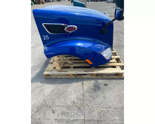 PETERBILT 579 Hood