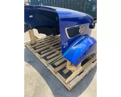 PETERBILT 579 Hood