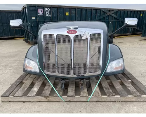 PETERBILT 579 Hood