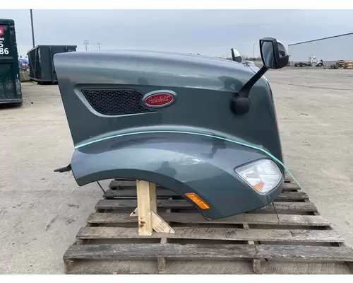 PETERBILT 579 Hood