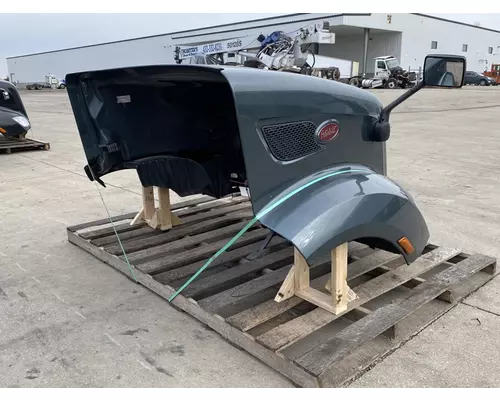 PETERBILT 579 Hood