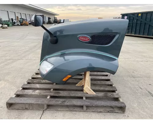 PETERBILT 579 Hood