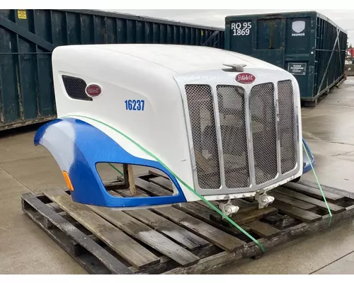 PETERBILT 579 Hood