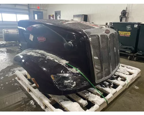 PETERBILT 579 Hood