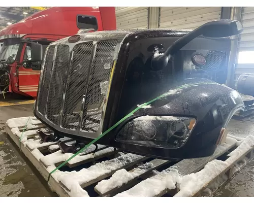 PETERBILT 579 Hood