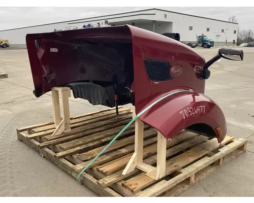 PETERBILT 579 Hood