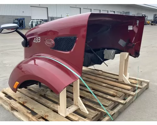 PETERBILT 579 Hood