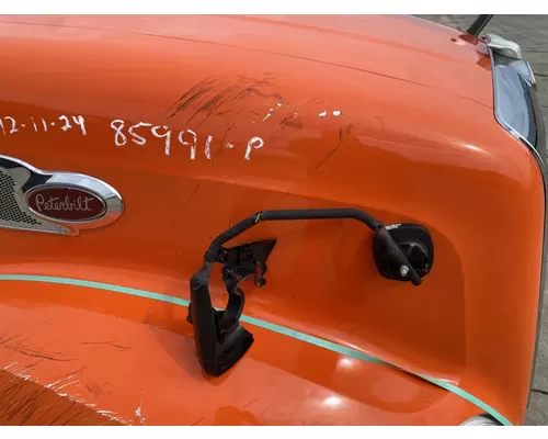 PETERBILT 579 Hood
