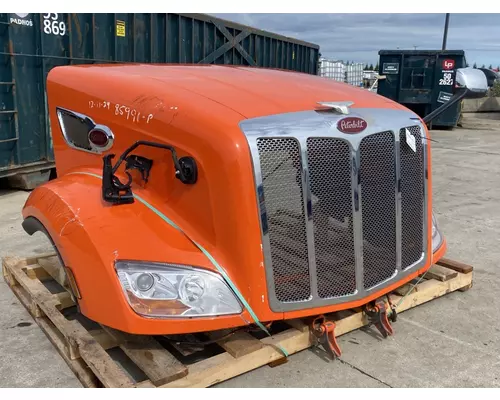 PETERBILT 579 Hood
