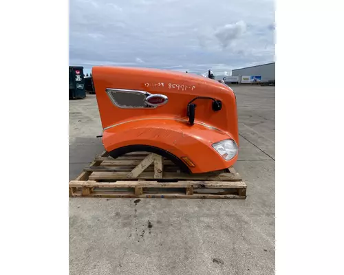 PETERBILT 579 Hood