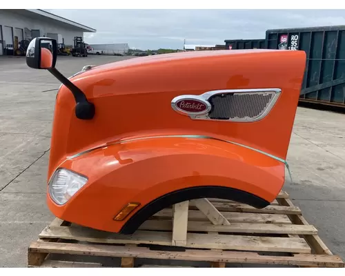 PETERBILT 579 Hood