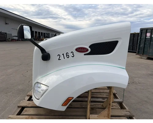 PETERBILT 579 Hood