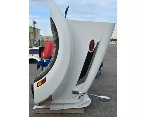 PETERBILT 579 Hood