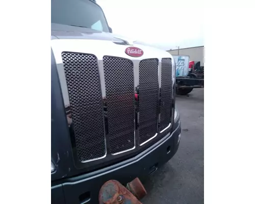 PETERBILT 579 Hood