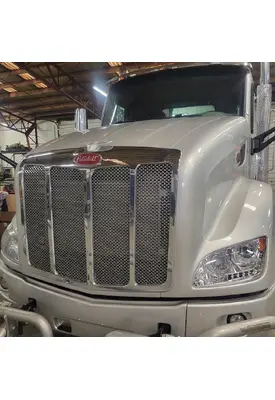 PETERBILT 579 Hood