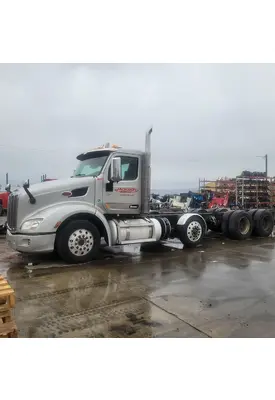 PETERBILT 579 Hood