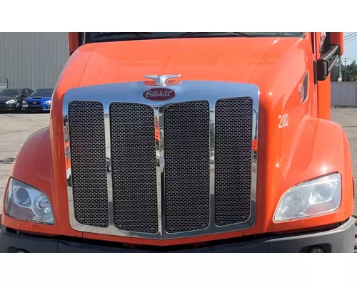 PETERBILT 579 Hood