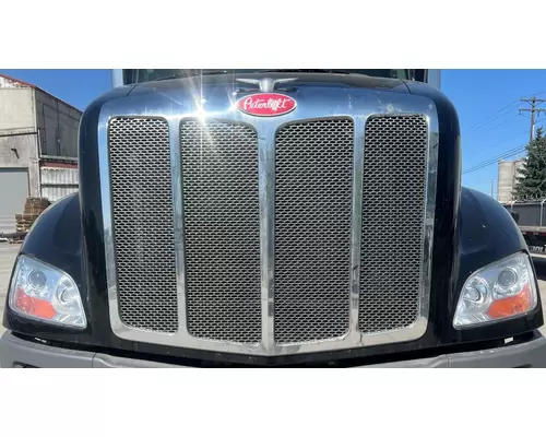 PETERBILT 579 Hood