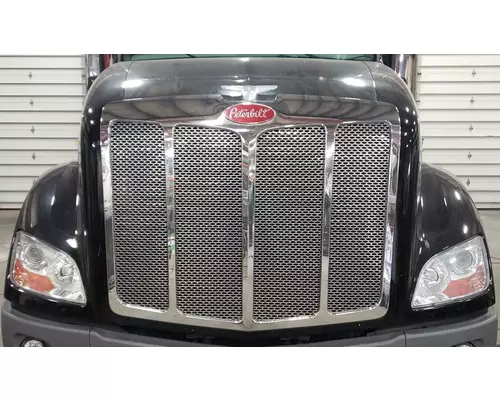 PETERBILT 579 Hood