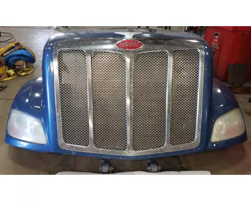 PETERBILT 579 Hood