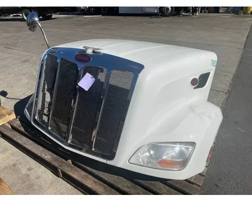 PETERBILT 579 Hood