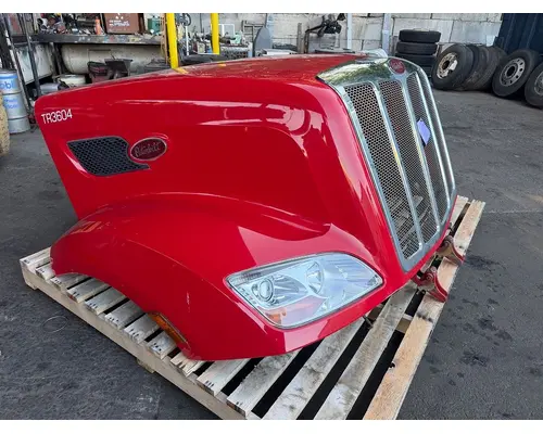 PETERBILT 579 Hood