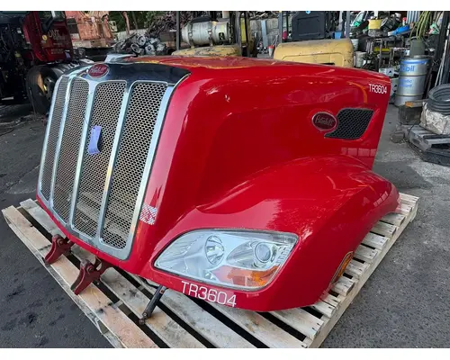 PETERBILT 579 Hood