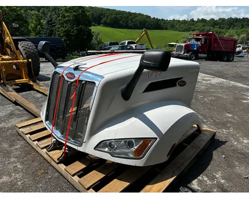 PETERBILT 579 Hood