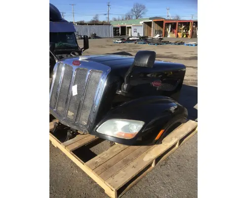PETERBILT 579 Hood
