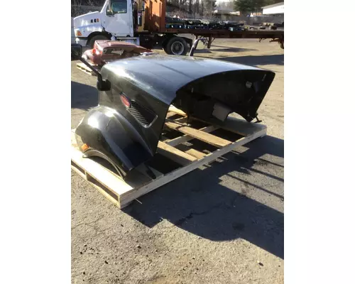 PETERBILT 579 Hood