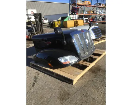 PETERBILT 579 Hood