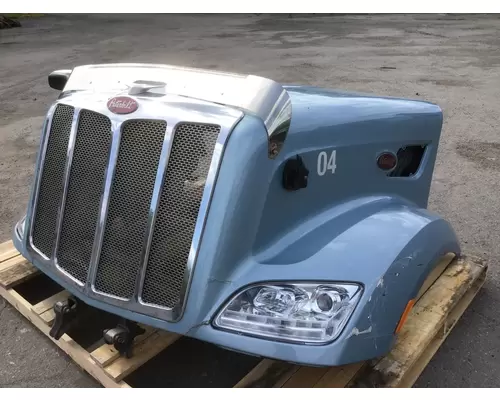 PETERBILT 579 Hood