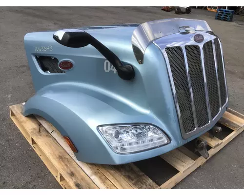 PETERBILT 579 Hood