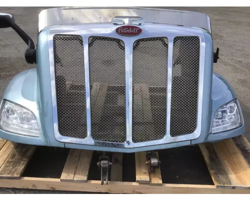 PETERBILT 579 Hood
