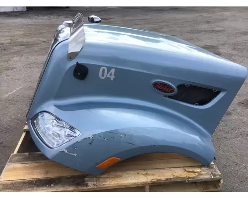 PETERBILT 579 Hood