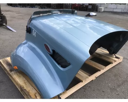 PETERBILT 579 Hood