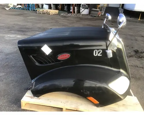 PETERBILT 579 Hood