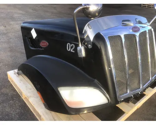 PETERBILT 579 Hood