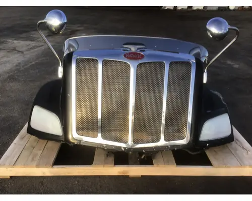 PETERBILT 579 Hood